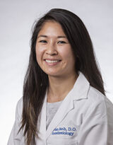 Portrait photo of Vivian Banh